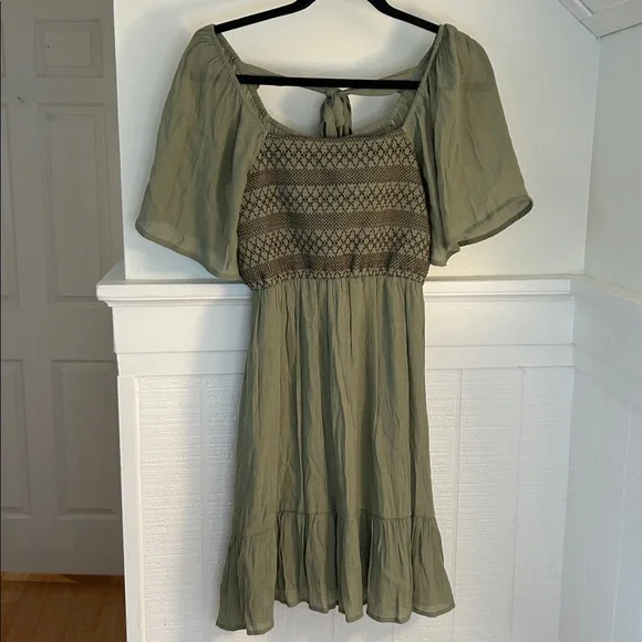 Altar’d State Olive Green Smocked Boho Dress NWT size Small - Picture 4 of 8